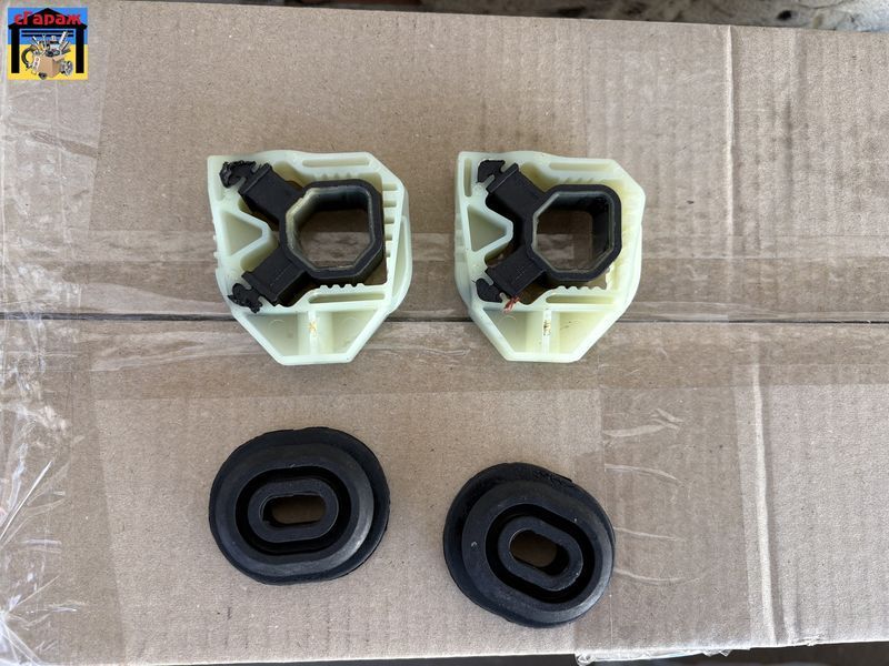 Комплект подушок радіатора VW Caddy, Golf, Jetta, Touran (04-) (K11789301) VIKA 00-00070480 фото