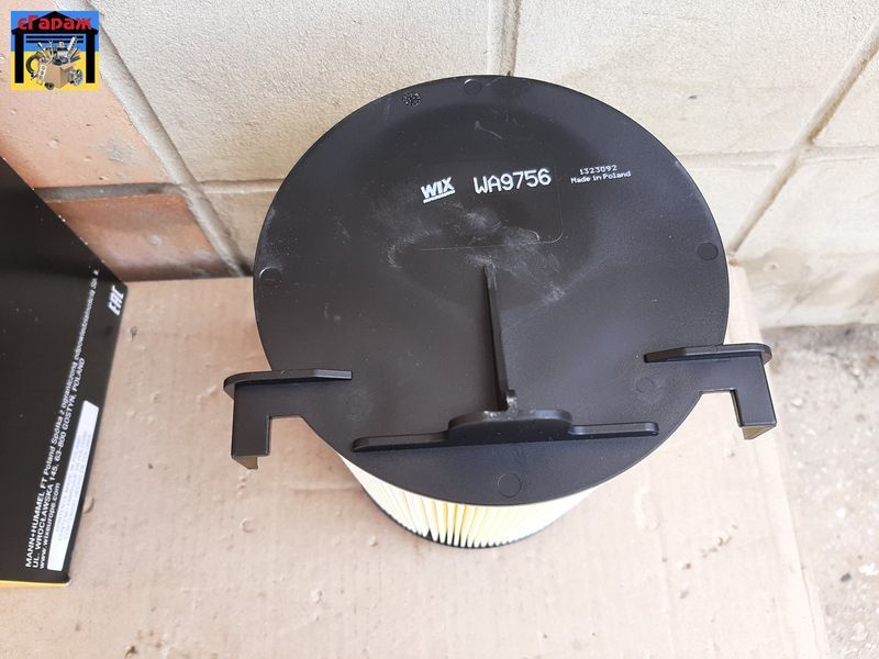 Фільтр повітряний VW PASSAT 2005-, GOLF 5, GOLF 6, SKODA OCTAVIA 2004- (RIDER) 4610947470 фото