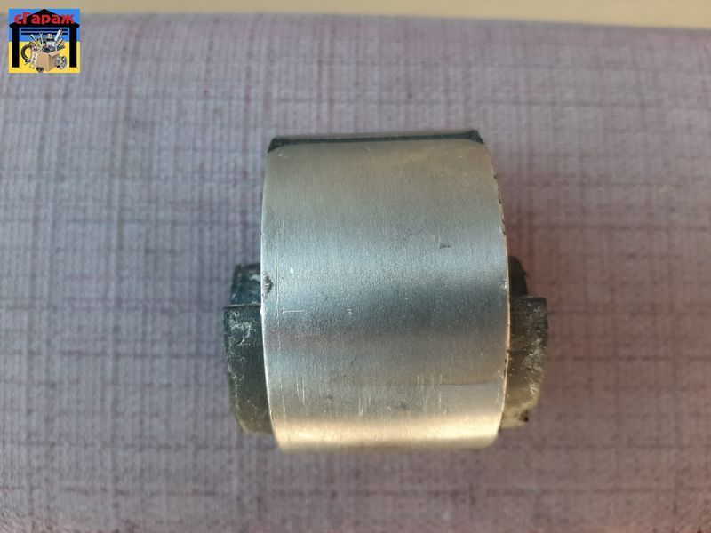 Опора КПП Skoda Favorit, Forman (88-95) (32020028201) VIKA 00-00027260 фото