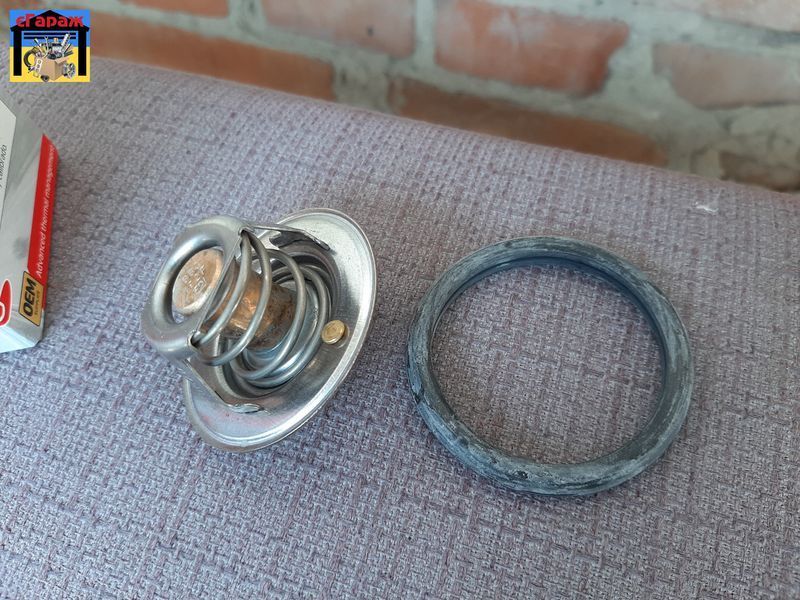 Термостат (88&deg;C) FORD SCORPIO, SIERRA 2, TRANSIT; HONDA ACCORD, JAZZ 1977-2006 (0.8-3.0) 201-88JK фото